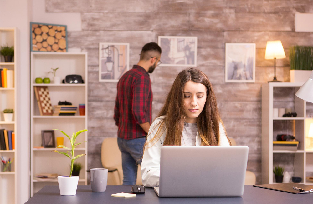 Subscription vs freelancer